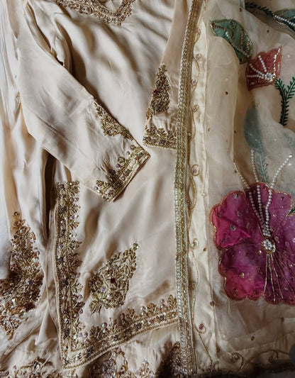 HAND PAINTED DUPATTA OUTFIT